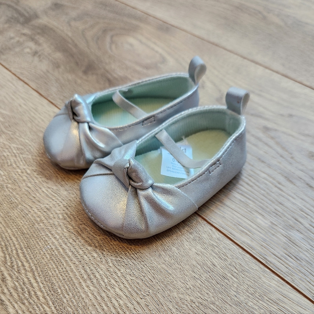 0-3 Months Silver Baby Shoes with Bow